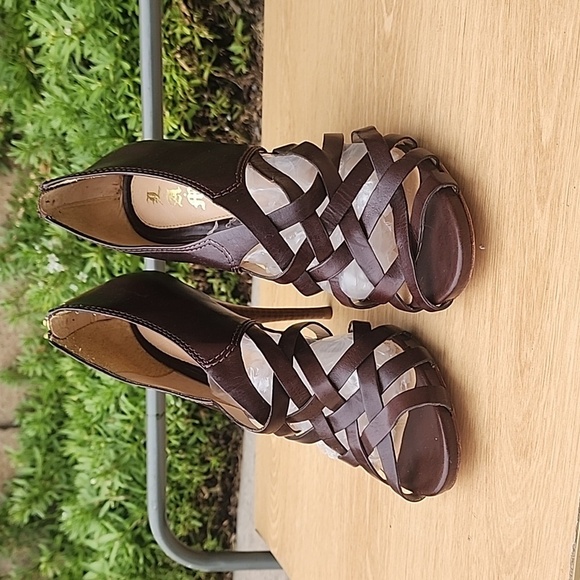 L.A.M.B. TAMMY Peep toe Heels in Brown, Size 9. - Picture 2 of 12